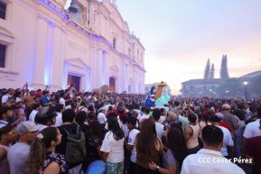 De esta manera leoneses celebran 77 años de la Gritería en honor a la Asunción de María