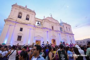 De esta manera leoneses celebran 77 años de la Gritería en honor a la Asunción de María