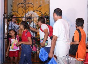 De esta manera leoneses celebran 77 años de la Gritería en honor a la Asunción de María