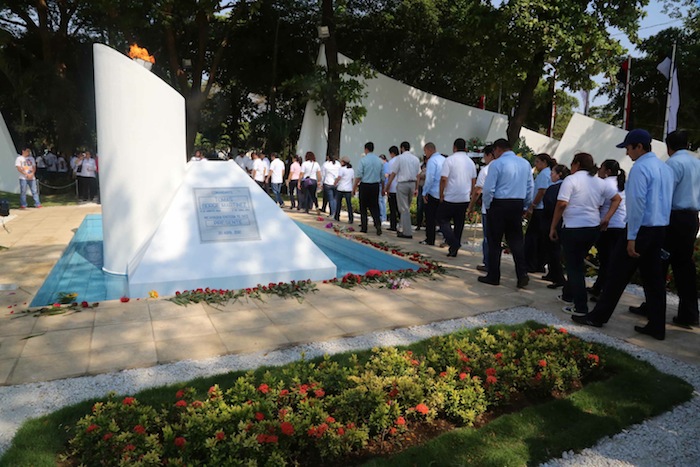 Una Flor para Tomás