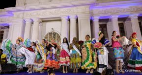 Celebración del Día Nacional del Huipil