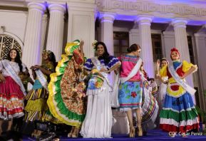 Celebración del Día Nacional del Huipil