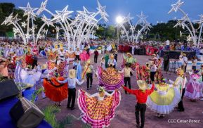 Celebración del Día Nacional del Huipil