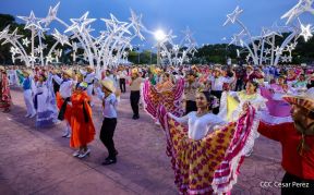 Celebración del Día Nacional del Huipil