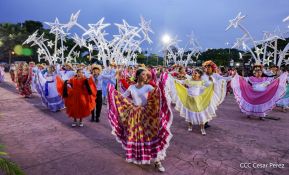 Celebración del Día Nacional del Huipil