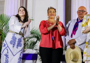 Celebración del Día Nacional del Huipil