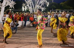 Celebración del Día Nacional del Huipil