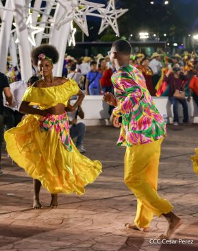 Celebración del Día Nacional del Huipil