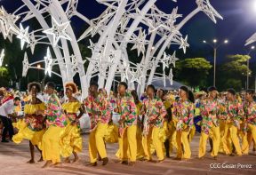 Celebración del Día Nacional del Huipil