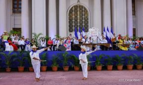 Celebración del Día Nacional del Huipil