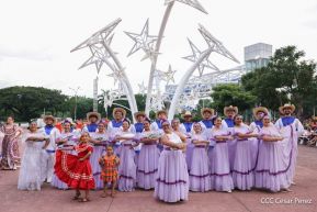 Celebración del Día Nacional del Huipil