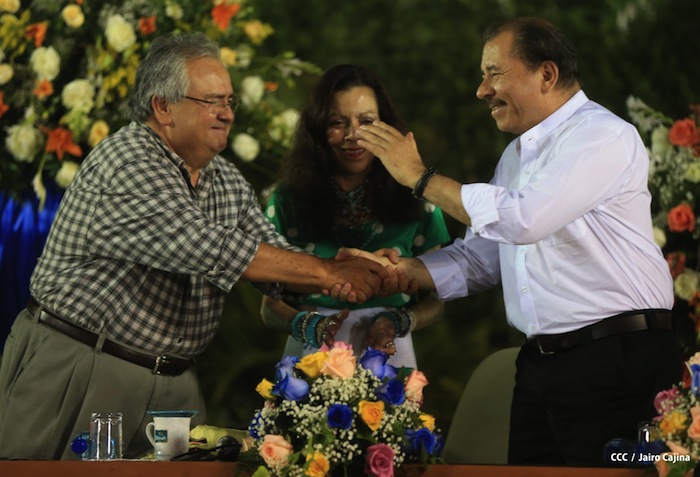 Daniel y Rosario celebran junto al pueblo el Día Internacional de los Trabajadores
