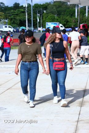 Inauguración del Estadio de Béisbol Rigoberto López Pérez en León