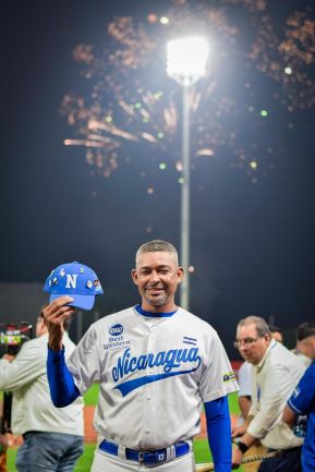 Inauguración del Estadio de Béisbol Rigoberto López Pérez en León