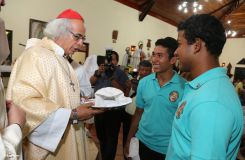 Cardenal Brenes celebra a San Antonio de Padua