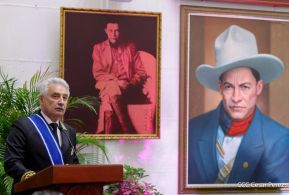 Compañero Alexander Khokhólikov recibe la Orden José de Marcoleta en el Grado de Gran Cruz 