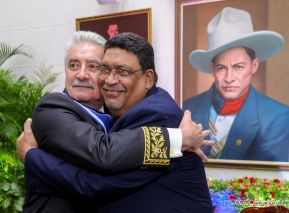 Compañero Alexander Khokhólikov recibe la Orden José de Marcoleta en el Grado de Gran Cruz 