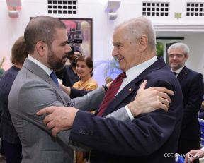 Compañero Alexander Khokhólikov recibe la Orden José de Marcoleta en el Grado de Gran Cruz 