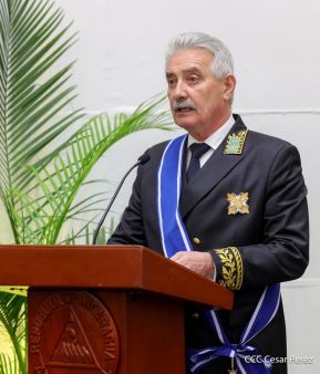 Compañero Alexander Khokhólikov recibe la Orden José de Marcoleta en el Grado de Gran Cruz 