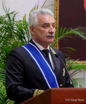 Compañero Alexander Khokhólikov recibe la Orden José de Marcoleta en el Grado de Gran Cruz 