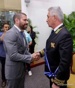 Compañero Alexander Khokhólikov recibe la Orden José de Marcoleta en el Grado de Gran Cruz 