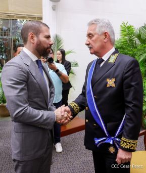 Compañero Alexander Khokhólikov recibe la Orden José de Marcoleta en el Grado de Gran Cruz 