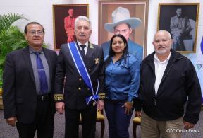 Compañero Alexander Khokhólikov recibe la Orden José de Marcoleta en el Grado de Gran Cruz 