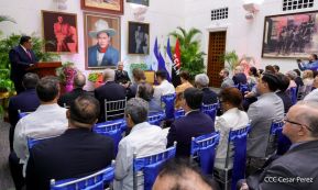 Compañero Alexander Khokhólikov recibe la Orden José de Marcoleta en el Grado de Gran Cruz 