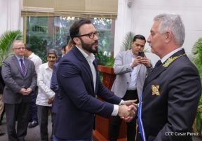 Compañero Alexander Khokhólikov recibe la Orden José de Marcoleta en el Grado de Gran Cruz 