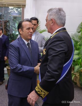 Compañero Alexander Khokhólikov recibe la Orden José de Marcoleta en el Grado de Gran Cruz 