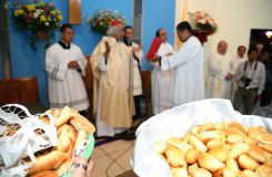 Cardenal Brenes celebra a San Antonio de Padua