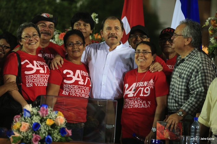 Daniel y Rosario celebran junto al pueblo el Día Internacional de los Trabajadores