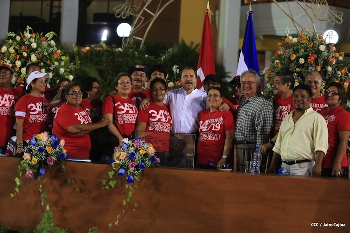 Daniel y Rosario celebran junto al pueblo el Día Internacional de los Trabajadores
