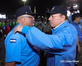 Conmemoración de los 45 años de fundación de la Policía Nacional y el Ministerio del Interior