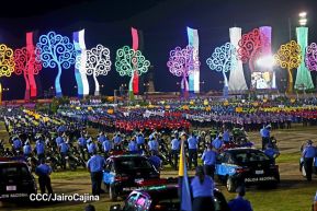Conmemoración de los 45 años de fundación de la Policía Nacional y el Ministerio del Interior
