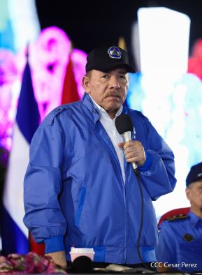 Conmemoración de los 45 años de fundación de la Policía Nacional y el Ministerio del Interior