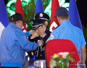 Conmemoración de los 45 años de fundación de la Policía Nacional y el Ministerio del Interior