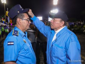 Conmemoración de los 45 años de fundación de la Policía Nacional y el Ministerio del Interior