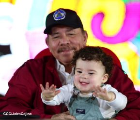 Desfile "La Paz Somos Todos" en saludo al 45 aniversario de fundación del Ministerio del Interior y la Policía Nacional