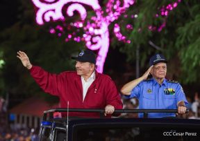 Desfile "La Paz Somos Todos" en saludo al 45 aniversario de fundación del Ministerio del Interior y la Policía Nacional