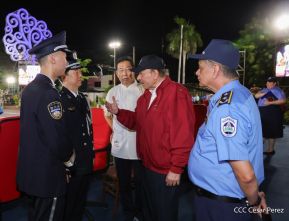 Desfile "La Paz Somos Todos" en saludo al 45 aniversario de fundación del Ministerio del Interior y la Policía Nacional