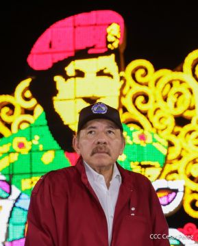 Desfile "La Paz Somos Todos" en saludo al 45 aniversario de fundación del Ministerio del Interior y la Policía Nacional