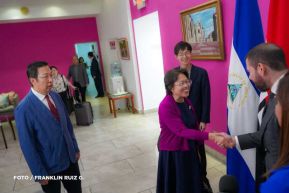 Autoridades nicaragüenses se reúnen con delegación de la República Popular China encabezada por Huang Xiaowei
