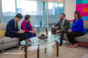 Autoridades nicaragüenses se reúnen con delegación de la República Popular China encabezada por Huang Xiaowei