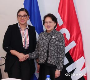 Autoridades nicaragüenses se reúnen con delegación de la República Popular China encabezada por Huang Xiaowei