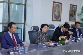 Autoridades nicaragüenses se reúnen con delegación de la República Popular China encabezada por Huang Xiaowei