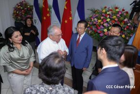 Autoridades nicaragüenses se reúnen con delegación de la República Popular China encabezada por Huang Xiaowei