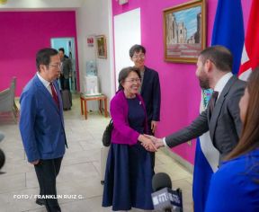 Autoridades nicaragüenses se reúnen con delegación de la República Popular China encabezada por Huang Xiaowei