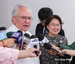 Autoridades nicaragüenses se reúnen con delegación de la República Popular China encabezada por Huang Xiaowei
