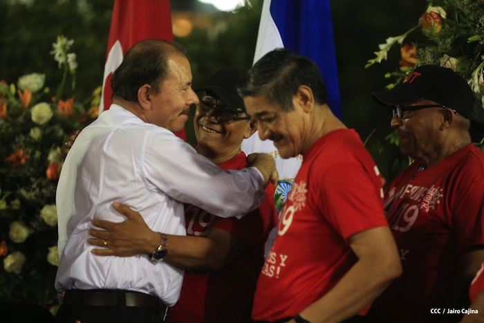 Daniel y Rosario celebran junto al pueblo el Día Internacional de los Trabajadores